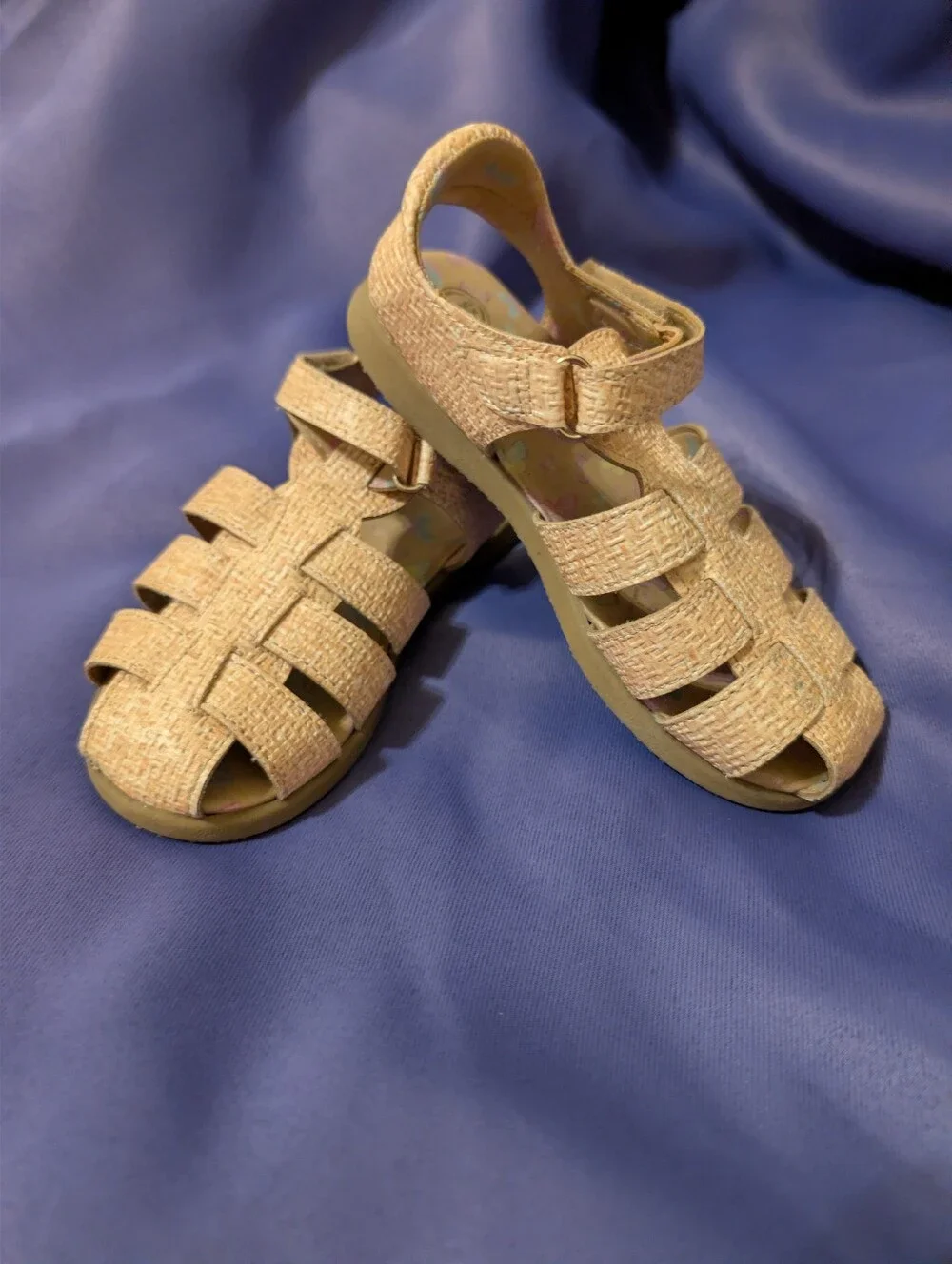 Kids Straw-Style Closed-Toe Sandals in Beige Toddler Size 10